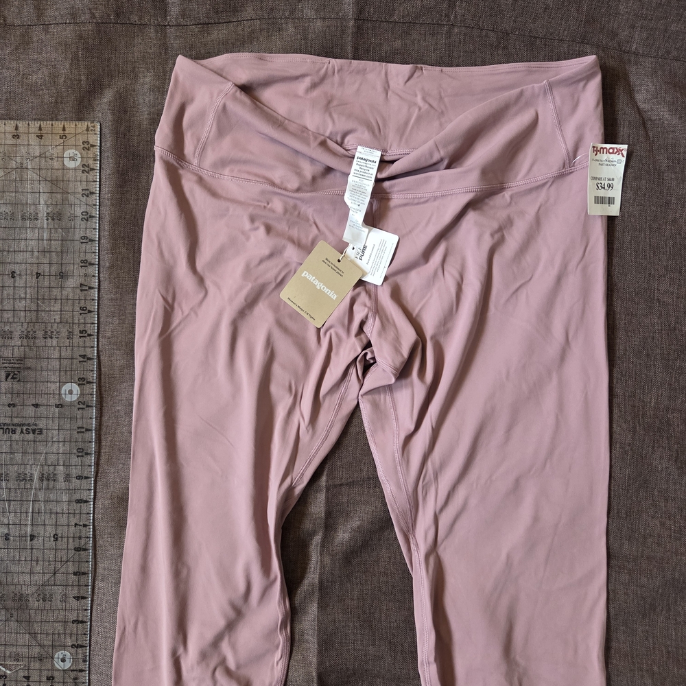 NWT Patagonia Women's Tights in Mauve - Picture 5 of 8
